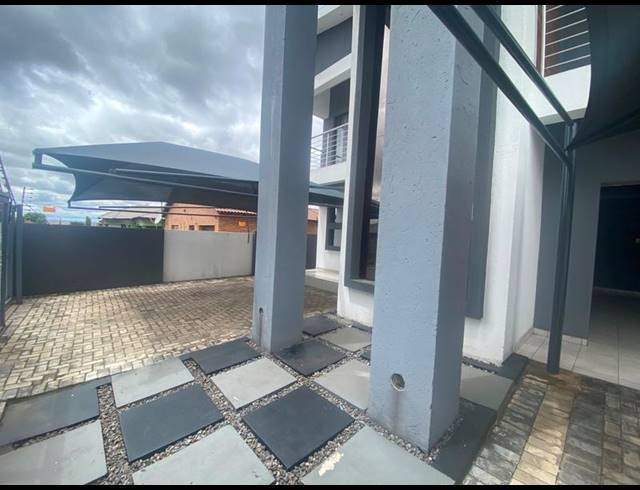 7 BEDROOM HOUSE FOR SALE IN MINERALIA